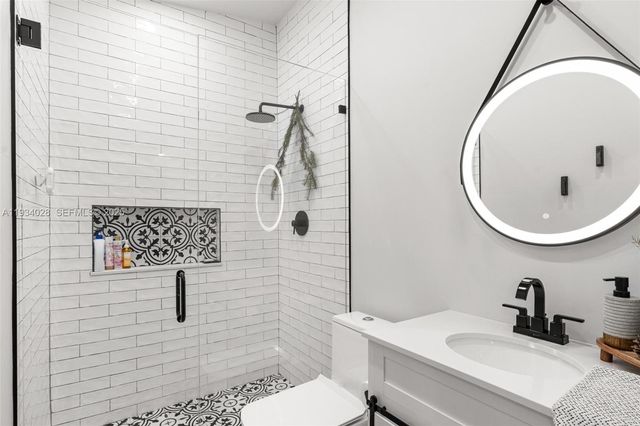 10955 SW 122nd Pl ., Miami, FL 33186