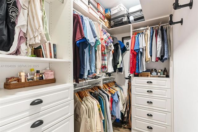 10955 SW 122nd Pl ., Miami, FL 33186