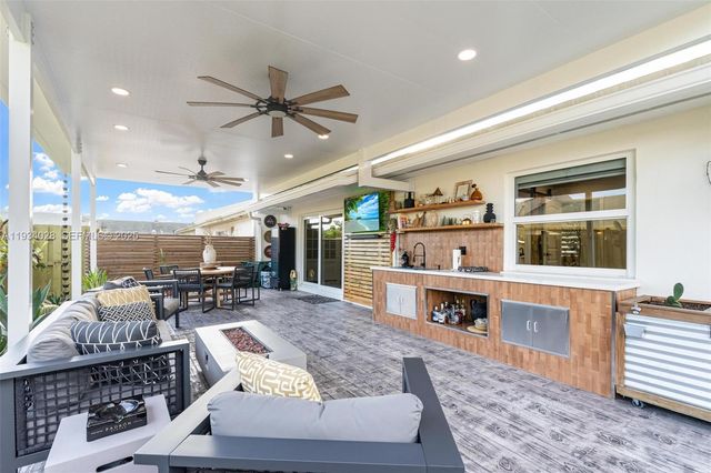 10955 SW 122nd Pl ., Miami, FL 33186