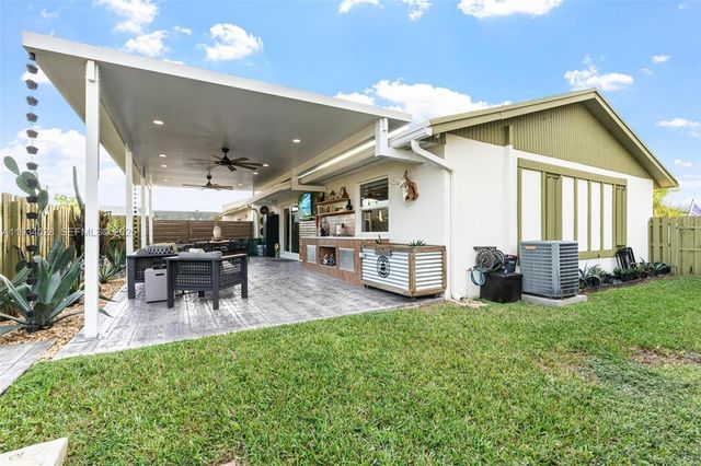 10955 SW 122nd Pl ., Miami, FL 33186