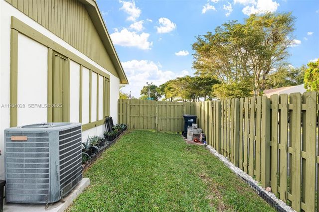 10955 SW 122nd Pl ., Miami, FL 33186