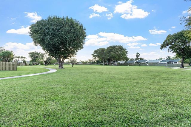 10955 SW 122nd Pl ., Miami, FL 33186