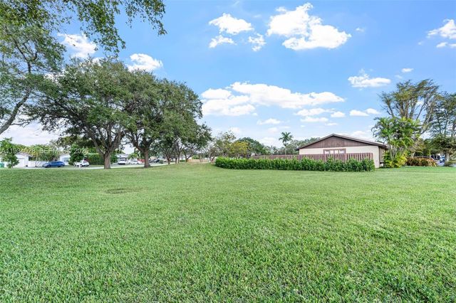 10955 SW 122nd Pl ., Miami, FL 33186