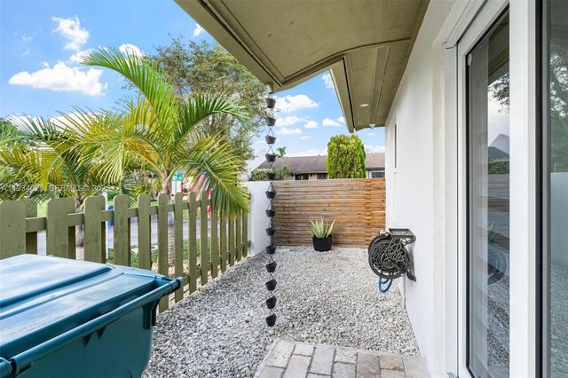 10955 SW 122nd Pl ., Miami, FL 33186