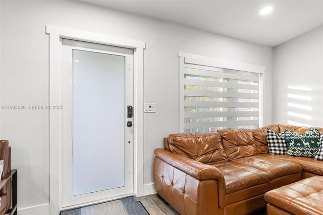 10955 SW 122nd Pl ., Miami, FL 33186