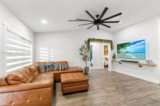 10955 SW 122nd Pl ., Miami, FL 33186