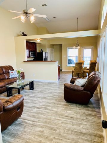 9004 Eastwood Avenue, Cross Roads, TX 76227