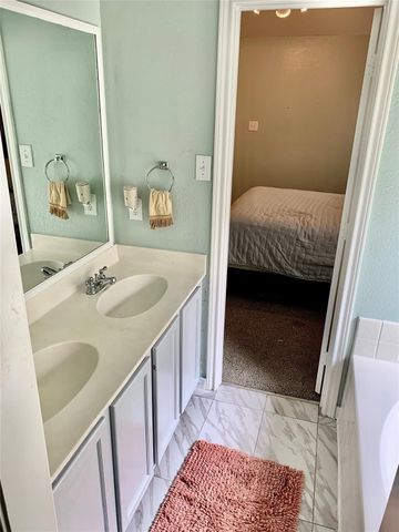 9004 Eastwood Avenue, Cross Roads, TX 76227