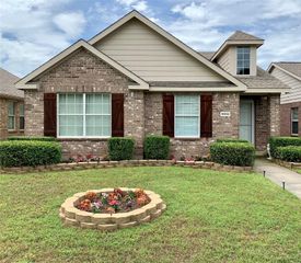 9004 Eastwood Avenue, Cross Roads, TX 76227