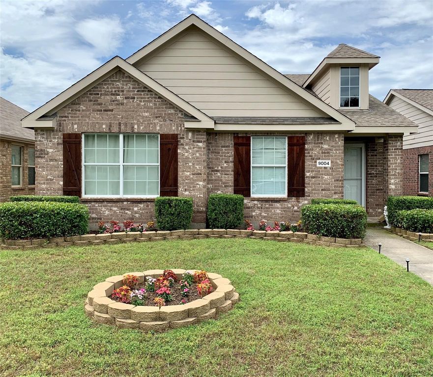 9004 Eastwood Avenue, Cross Roads, TX 76227