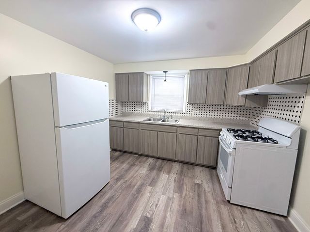 11137 S Emerald Avenue 2N, Chicago, IL 60628