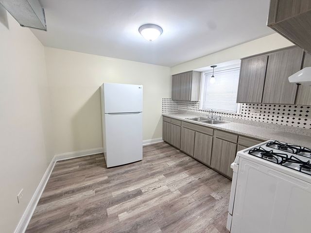 11137 S Emerald Avenue 2N, Chicago, IL 60628