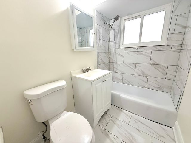 11137 S Emerald Avenue 2N, Chicago, IL 60628