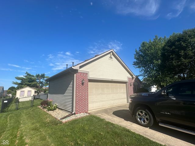 608 Morningside Drive, Whiteland, IN 46184