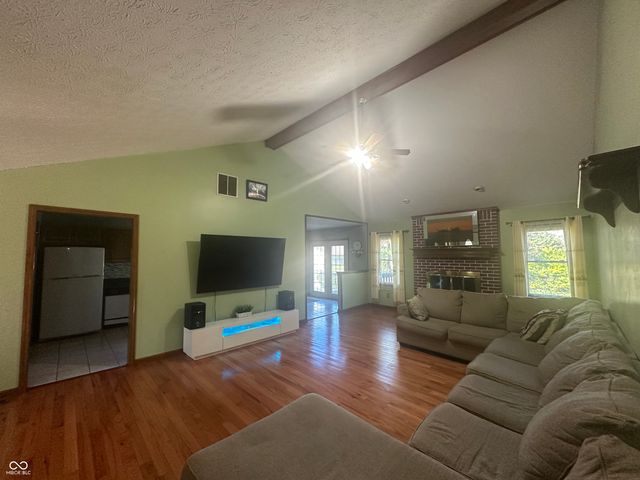 608 Morningside Drive, Whiteland, IN 46184