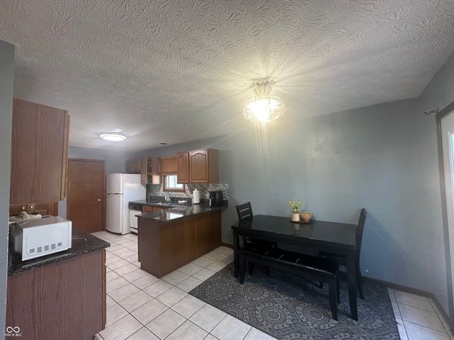 608 Morningside Drive, Whiteland, IN 46184