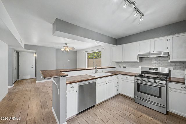 10362 E DAVENPORT Drive, Scottsdale, AZ 85260