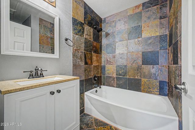 10362 E DAVENPORT Drive, Scottsdale, AZ 85260
