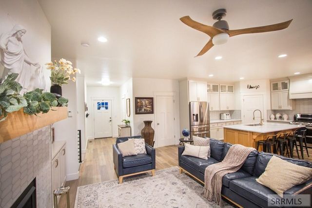 4900 Torcello Drive, Ammon, ID 83406