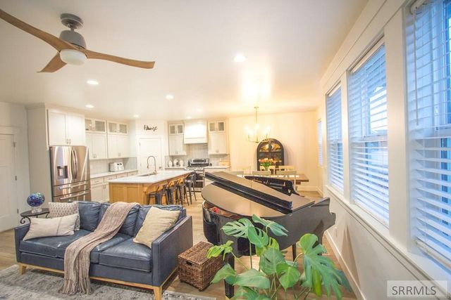 4900 Torcello Drive, Ammon, ID 83406