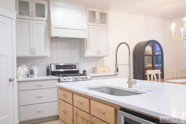 4900 Torcello Drive, Ammon, ID 83406