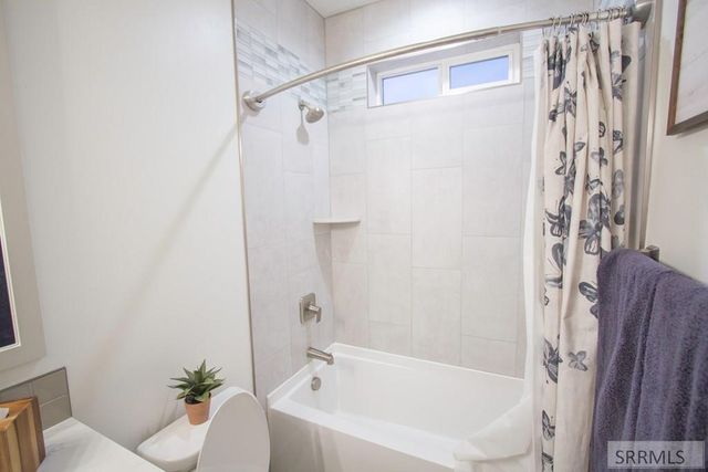4900 Torcello Drive, Ammon, ID 83406