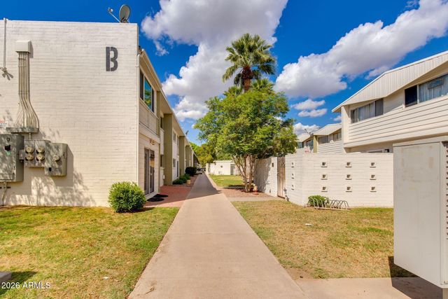 815 N HAYDEN Road B4, Scottsdale, AZ 85257