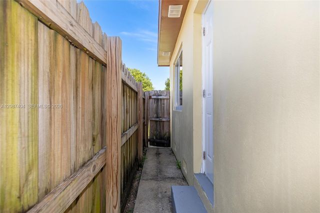 619 N D Street, Lake Worth, FL 33460