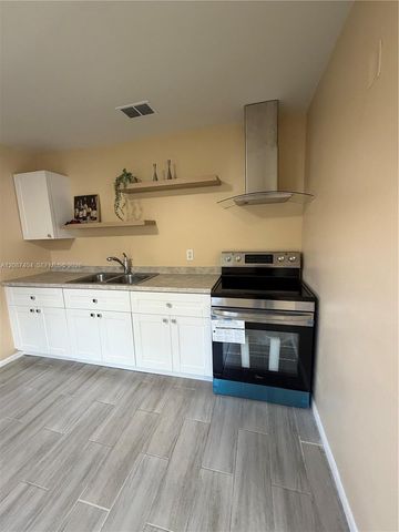 619 N D Street, Lake Worth, FL 33460
