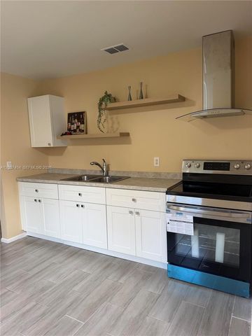 619 N D Street, Lake Worth, FL 33460