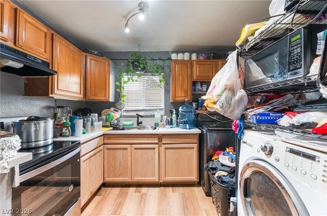 828 Sagman Street, Las Vegas, NV 89101