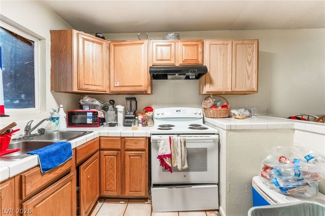 828 Sagman Street, Las Vegas, NV 89101