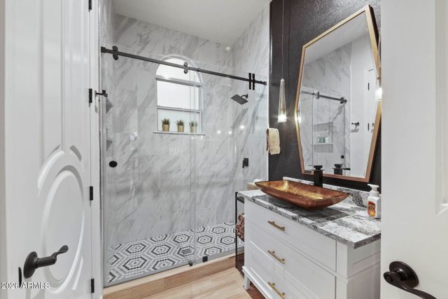 5229 W LONE CACTUS Drive, Glendale, AZ 85308