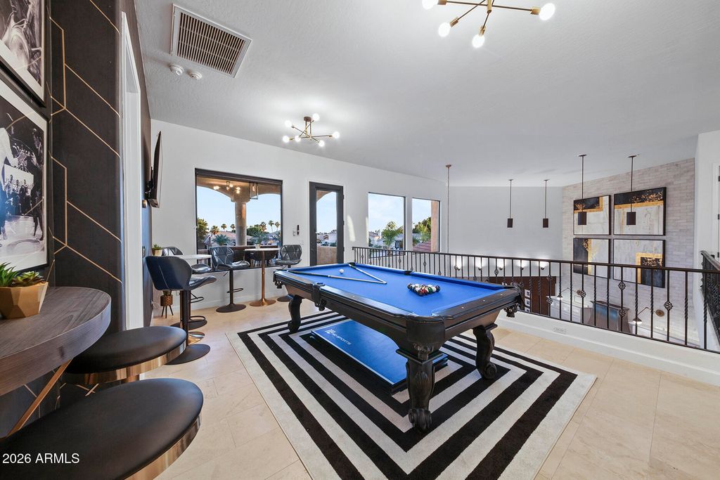 Image 18 of property listing at 5229 W LONE CACTUS Drive, Glendale, AZ 85308