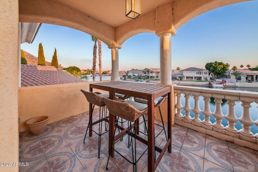 Image 19 of property listing at 5229 W LONE CACTUS Drive, Glendale, AZ 85308