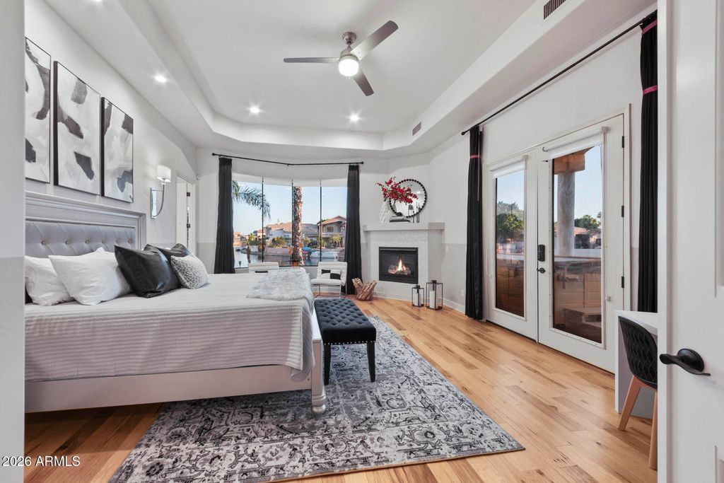 Image 23 of property listing at 5229 W LONE CACTUS Drive, Glendale, AZ 85308