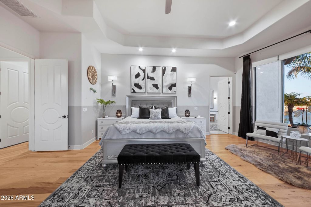 Image 24 of property listing at 5229 W LONE CACTUS Drive, Glendale, AZ 85308