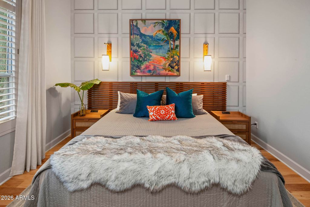 Image 32 of property listing at 5229 W LONE CACTUS Drive, Glendale, AZ 85308