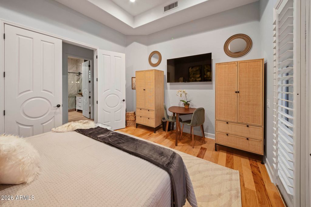 Image 37 of property listing at 5229 W LONE CACTUS Drive, Glendale, AZ 85308