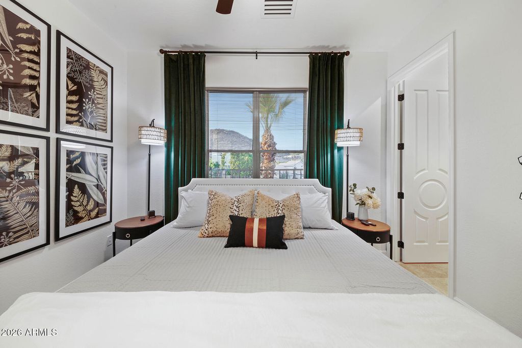 Image 43 of property listing at 5229 W LONE CACTUS Drive, Glendale, AZ 85308