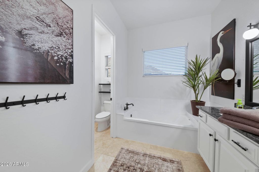 Image 48 of property listing at 5229 W LONE CACTUS Drive, Glendale, AZ 85308