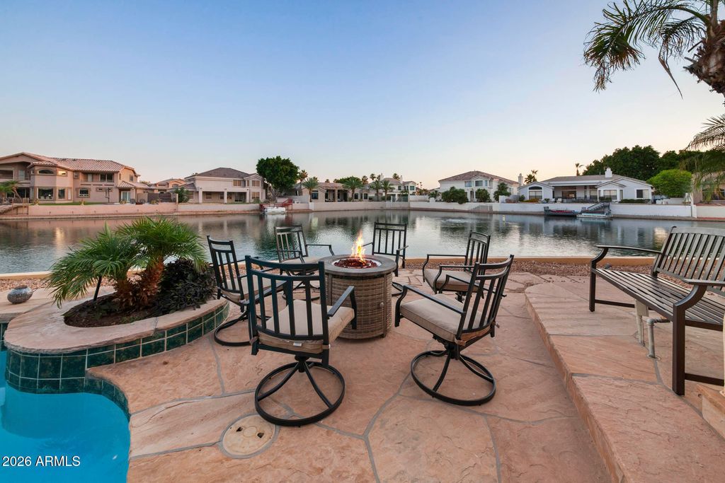 Image 50 of property listing at 5229 W LONE CACTUS Drive, Glendale, AZ 85308