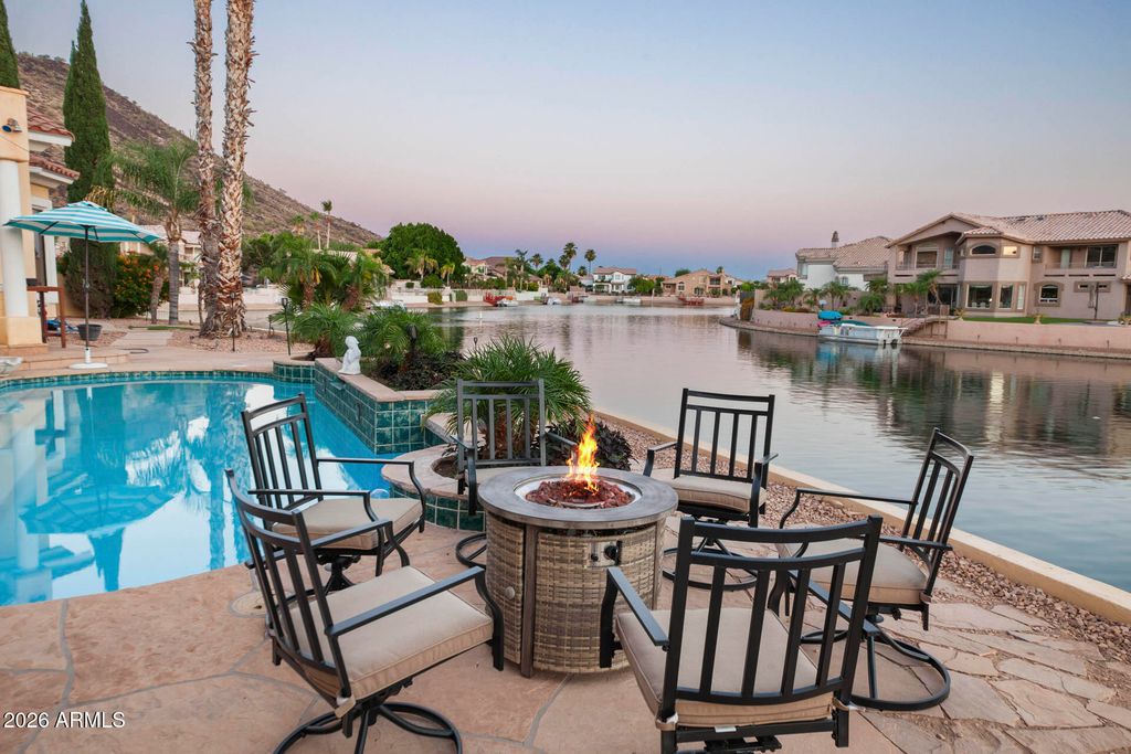 Image 51 of property listing at 5229 W LONE CACTUS Drive, Glendale, AZ 85308