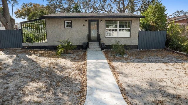 8514 N BRANCH AVENUE, Tampa, FL 33604