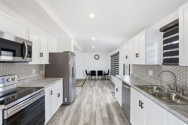 8514 N BRANCH AVENUE, Tampa, FL 33604