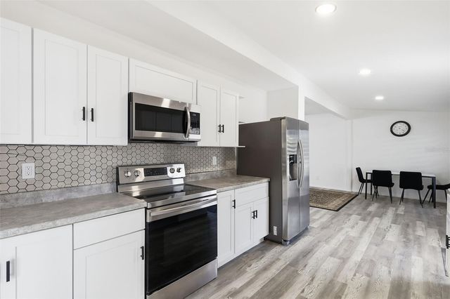 8514 N BRANCH AVENUE, Tampa, FL 33604