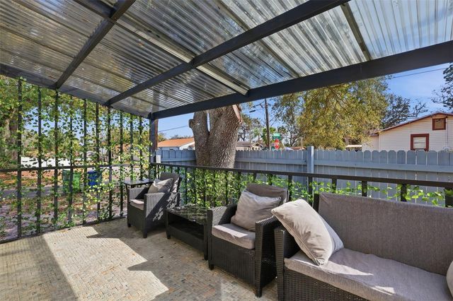 8514 N BRANCH AVENUE, Tampa, FL 33604