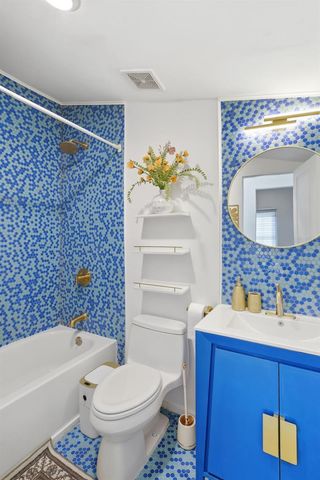 8514 N BRANCH AVENUE, Tampa, FL 33604