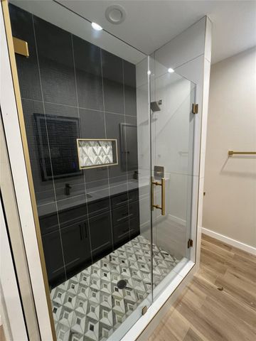 5325 Kenilwood Drive AB, Houston, TX 77033