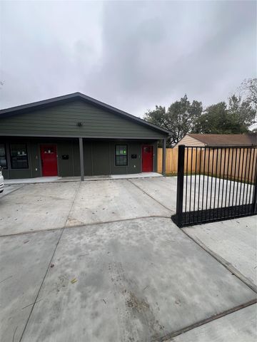 5325 Kenilwood Drive AB, Houston, TX 77033